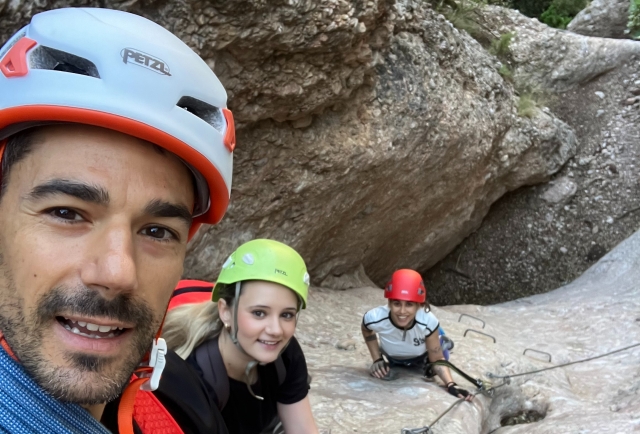 登上佩德拉福卡山顶 