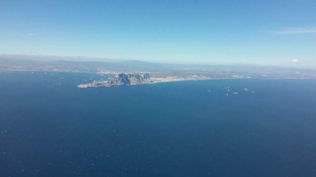 Vuelo en helicóptero entre Europa y África