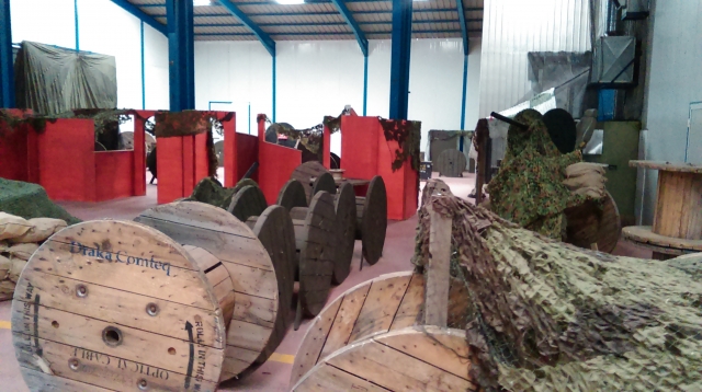  Indoor paintball 