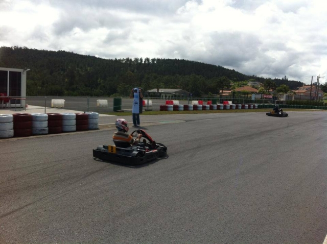  Kart auf der Strecke 