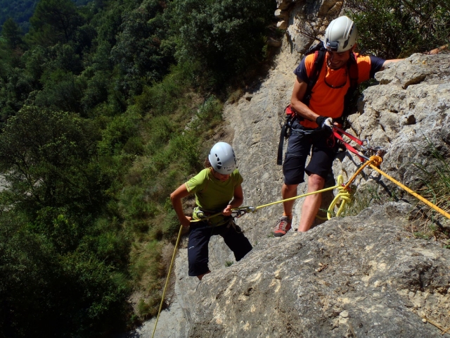  Practicing rappelling 