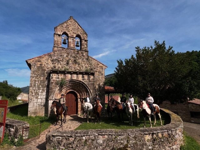  Equestrian route through Castro-Cillorigo 