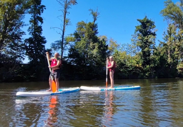  Auf dem Sup-Board im Nebenfluss des Duero 