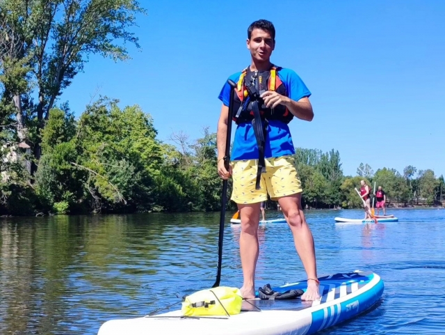  Genießen Sie einen Paddle-Surf-Ausflug
