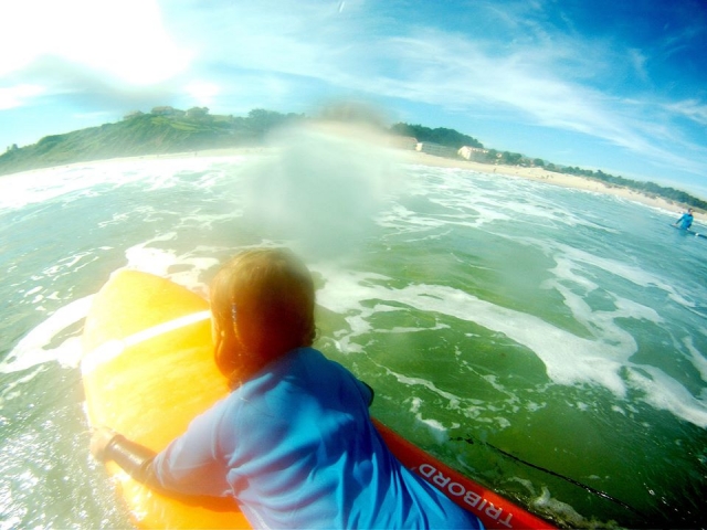 sobre la tabla de surf