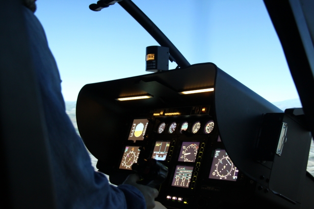 Simulador realista de vuelo en helicóptero