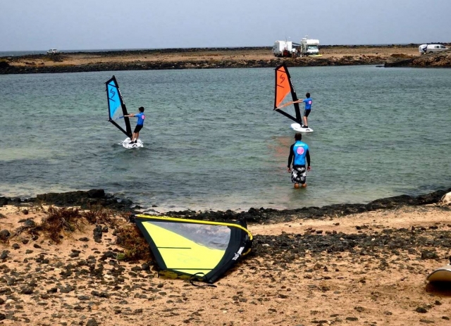 Supervisione degli studenti di windsurf 