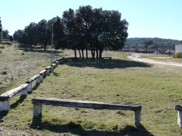 Rest area with trees