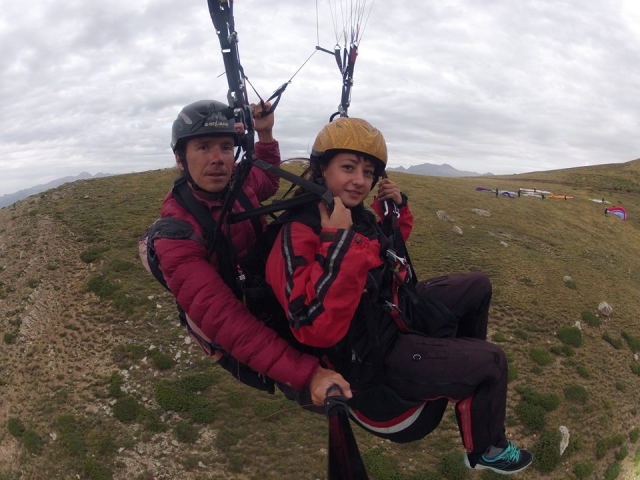  Pilota e partecipante al parapendio 