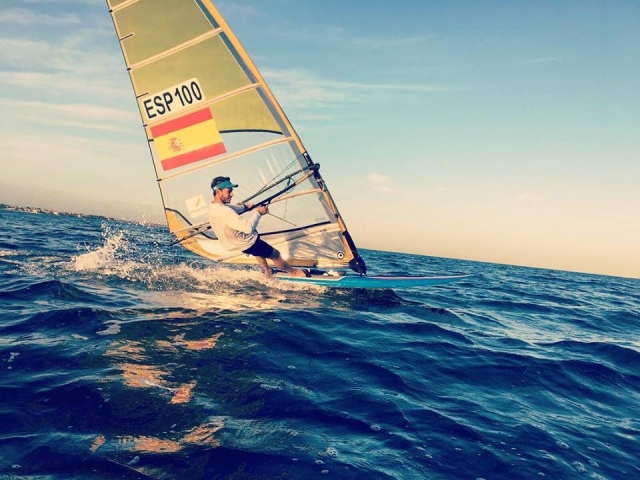 Windsurf en la costa de Valencia