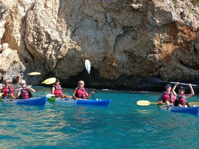  Explorez les criques de Jávea en kayak