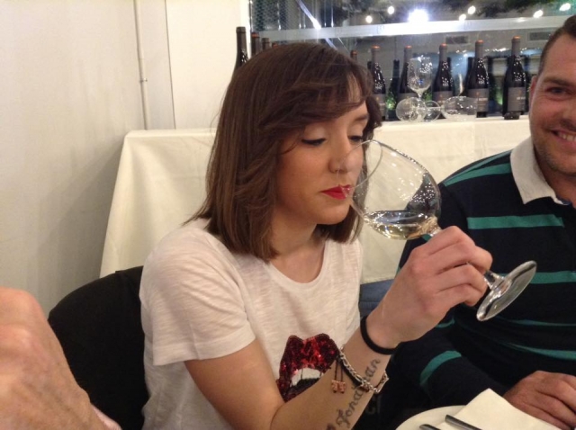  Wine tasting 