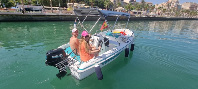 Pilotar una embarcación en Alicante