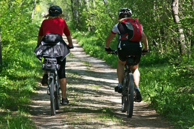Recorre Cofrentes en bici