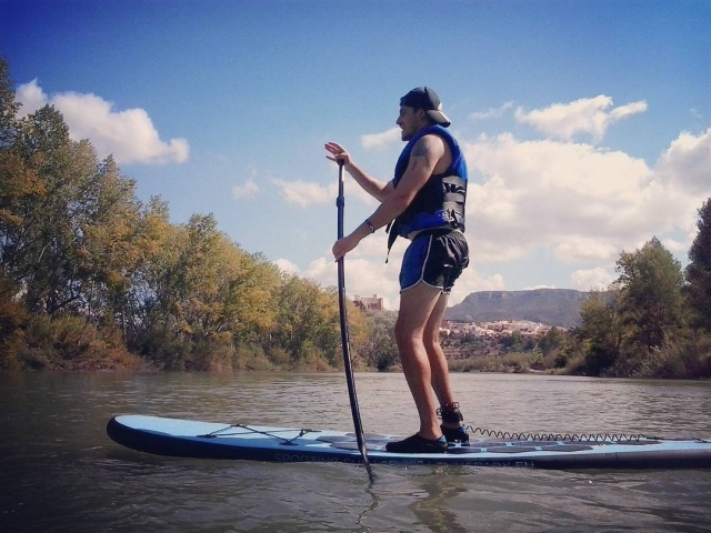 Recorre el rio en Paddle Surf