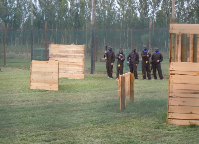  Blaue Paintball-Ausrüstung in Sant Pere 