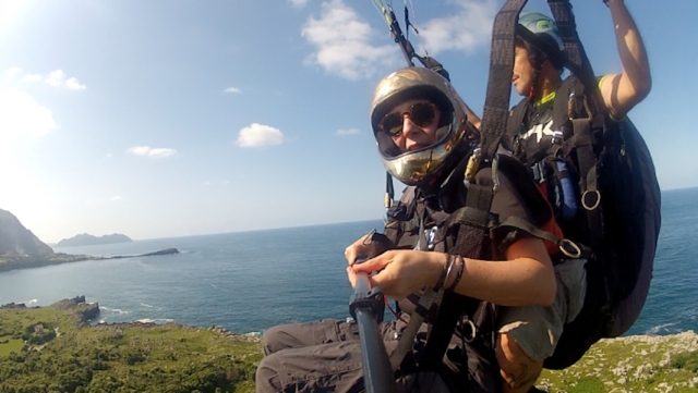 Vuelo biplaza en parapente por Cantabria
