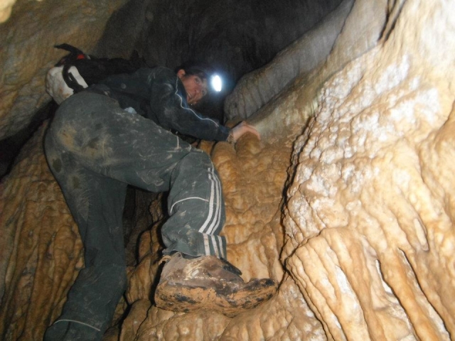  Explorando a caverna em Urdaibai 