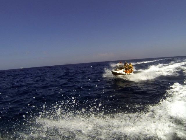  Doppio moto d'acqua a Corralejo 