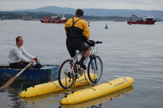  Bike on the sea 