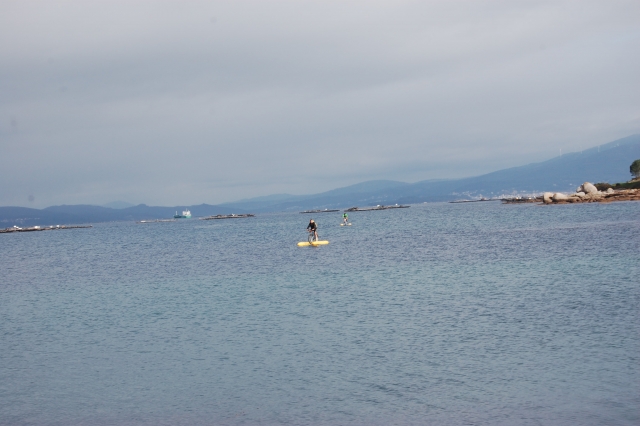  Walk along the sea 
