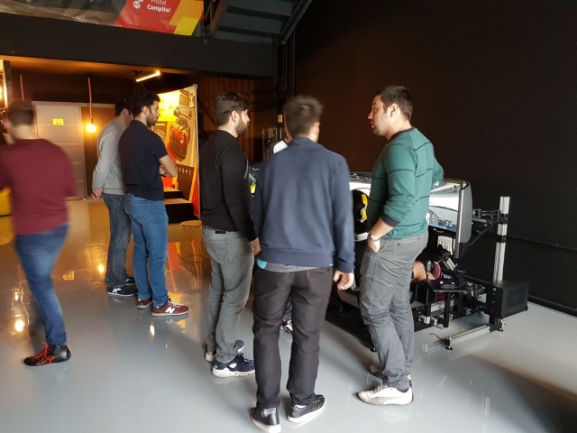  Groupe d'adieu dans le simulateur 