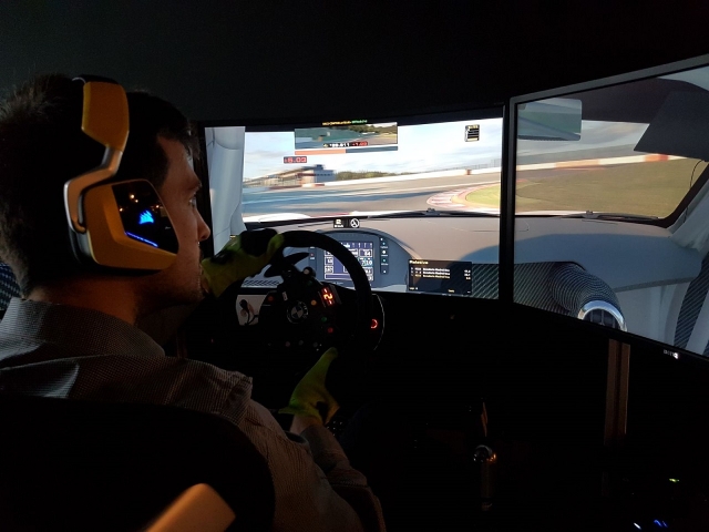  Simulateur avec contrôle du temps 