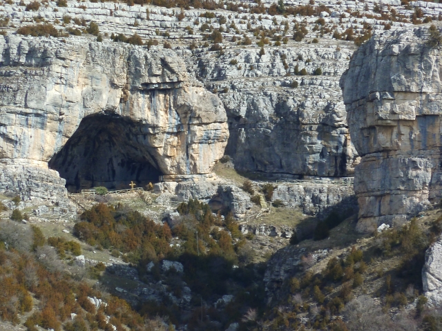  Besuch der Höhle 