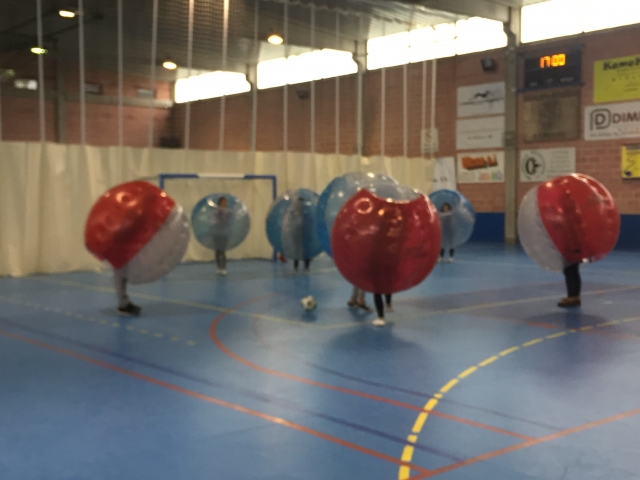 Bubble soccer en pabellon