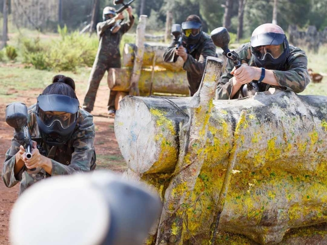  Junggesellenabschied beim Paintballspielen in Barcelona 