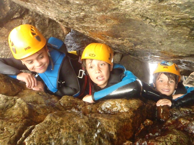 entre rocas