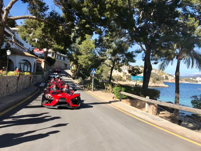 Pasando por Cala Fornells