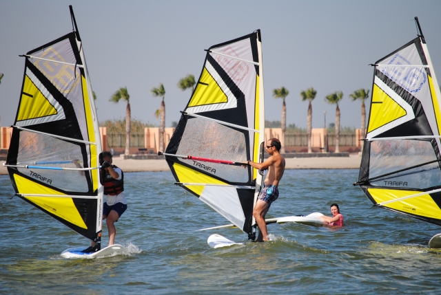 Curso en grupo de windsurf