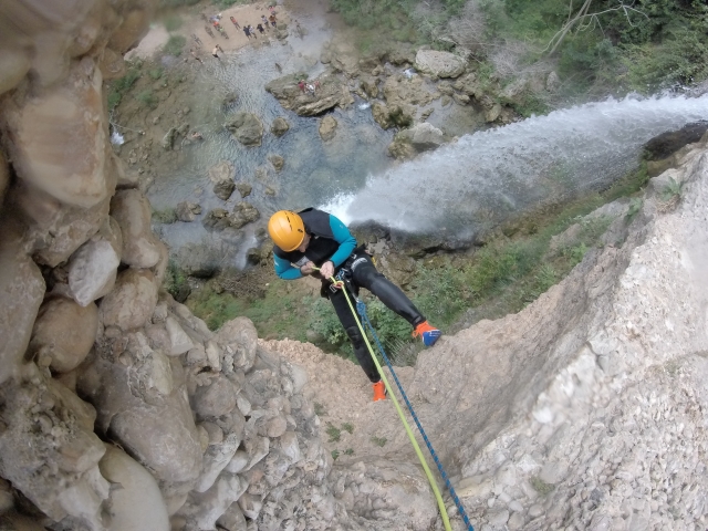  Descend through the rappels of our ravines 