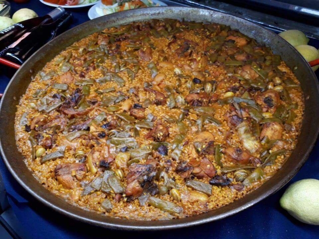 exquisita paella valenciana