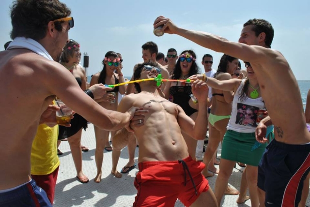 juegos a bordo del catamaran