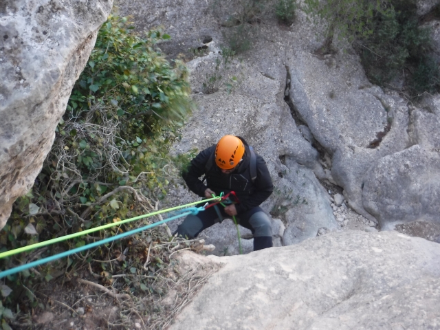  在萨尔托德尔谢沃 (Salto del Ciervo) 速降 