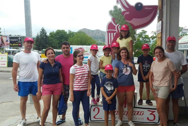  Photo de groupe après la descente en canoë 