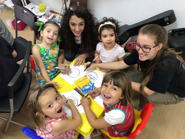  Brincando com os instrutores 