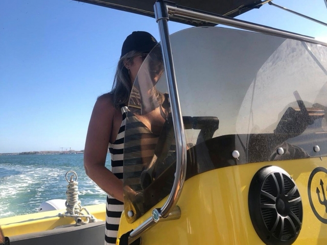  Maneuvers at the helm along the coast of Huelva 