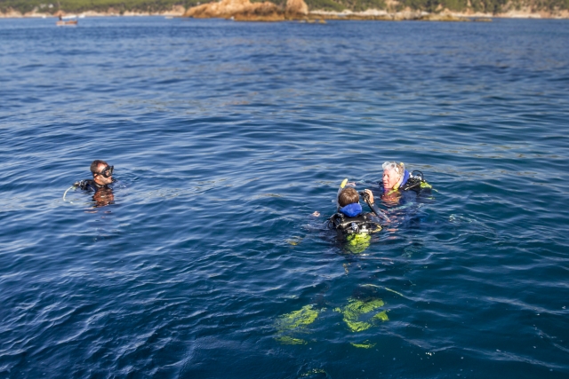 Buzos en el mar