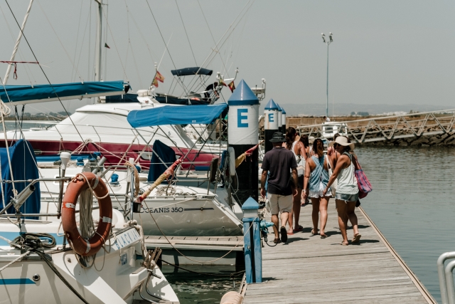  Einschiffen im Hafen 