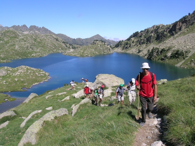 Visita uno de los lagos de colomers