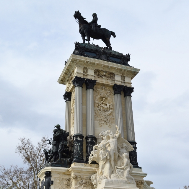  Monument to Alfonso XII 