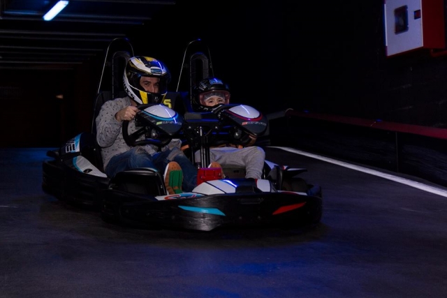  Adult and child kart 