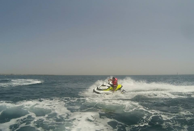 A toda velocidad en moto de agua