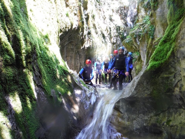  Neben dem Wasserfall 
