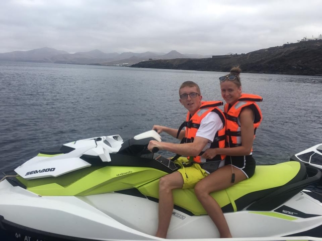  Two-seater jet skis 