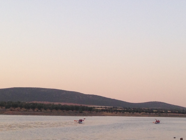 Kayaks au coucher du soleil dans le Vicario 