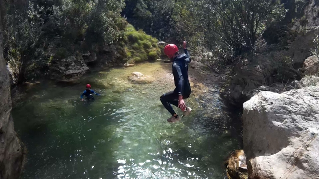  salto nel canyon 